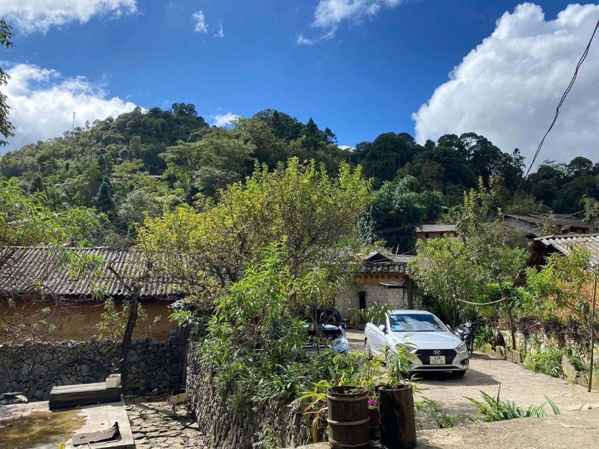 Nha Co Lao Xa Homestay Hmong & Bungalow Air Conditioner Dong Van  Exterior photo