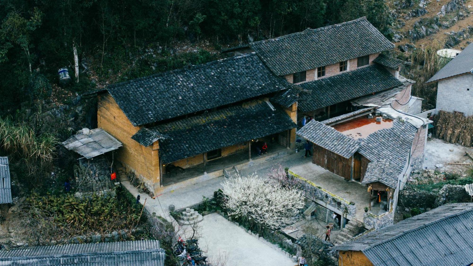Nha Co Lao Xa Homestay Hmong & Bungalow Air Conditioner Dong Van  Exterior photo