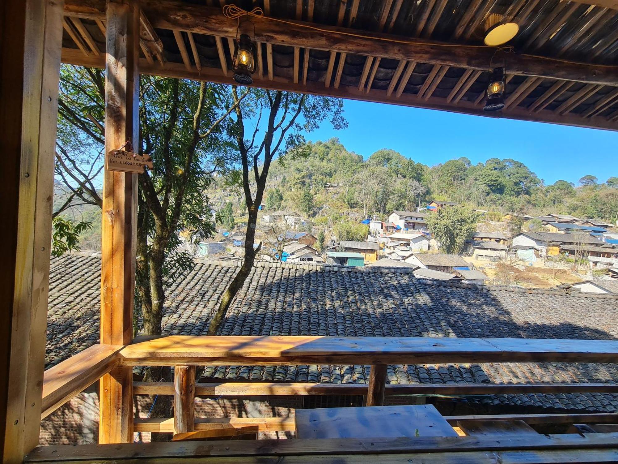 Nha Co Lao Xa Homestay Hmong & Bungalow Air Conditioner Dong Van  Exterior photo